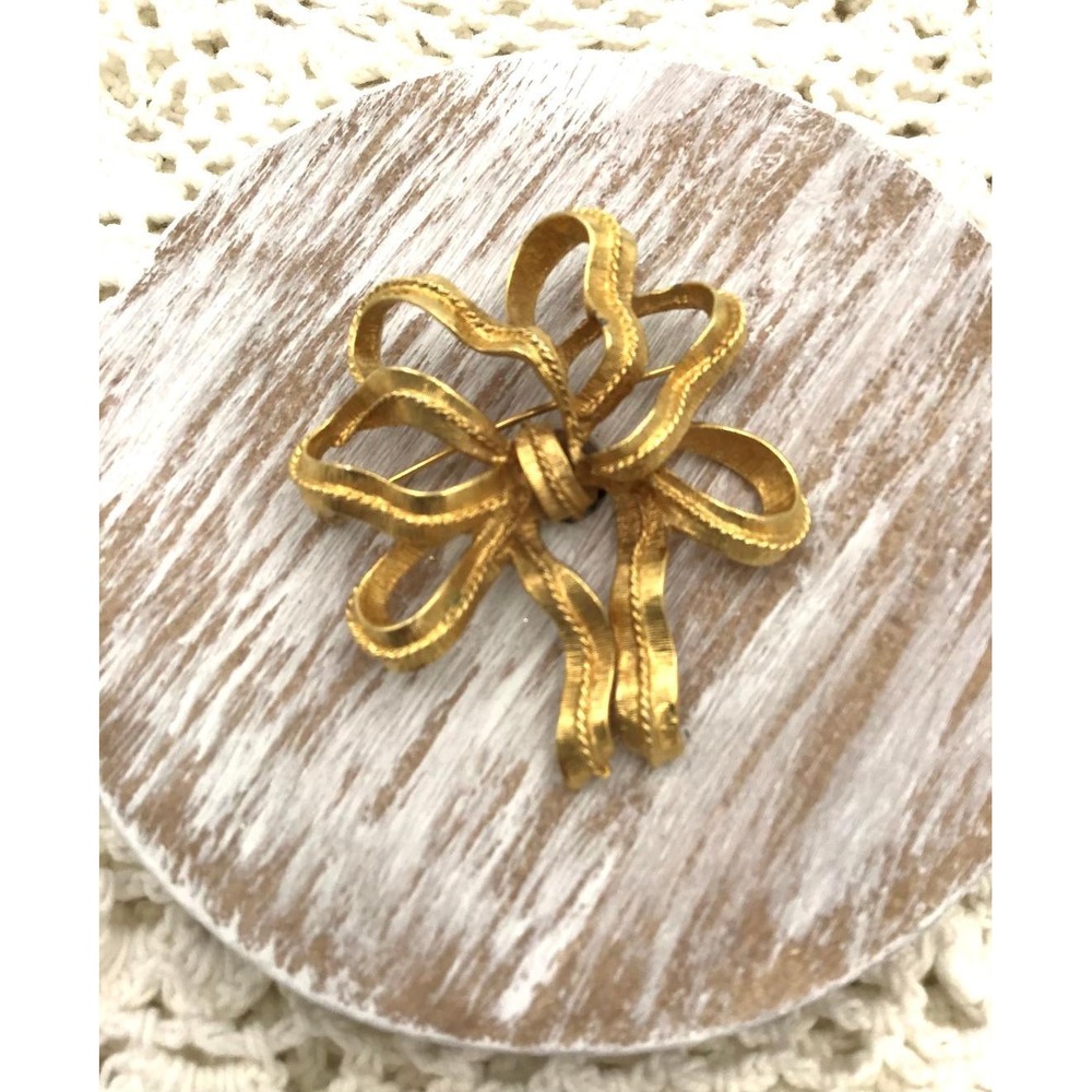 Vintage Monet Gold Tone Textured Ribbon Bow Brooch Pin Bold Statement Elegant